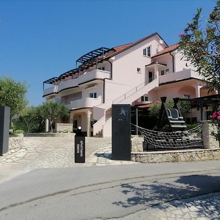 Apartmani Simon Lopar Dış mekan fotoğraf