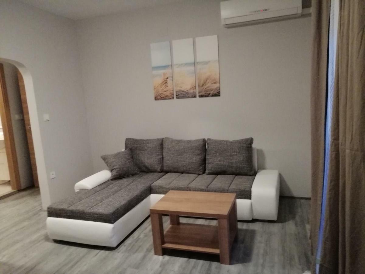 Apartmani Simon Lopar Dış mekan fotoğraf